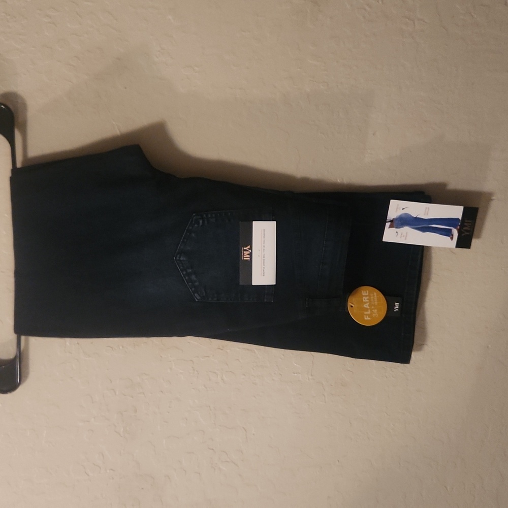 Flare Slimming Silhouette Jeans